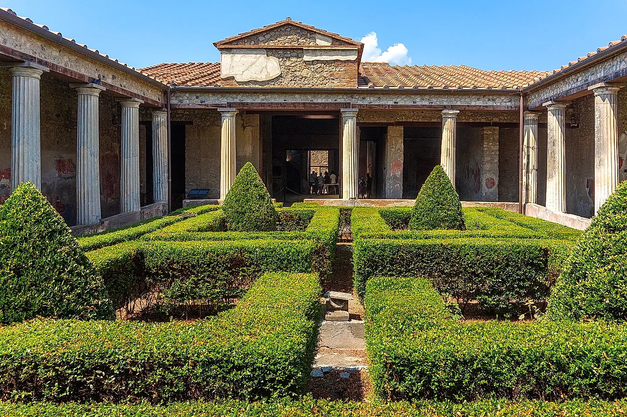 Der Buchsbaumgarten im Peristyl des Hauses des Menander in Pompeji